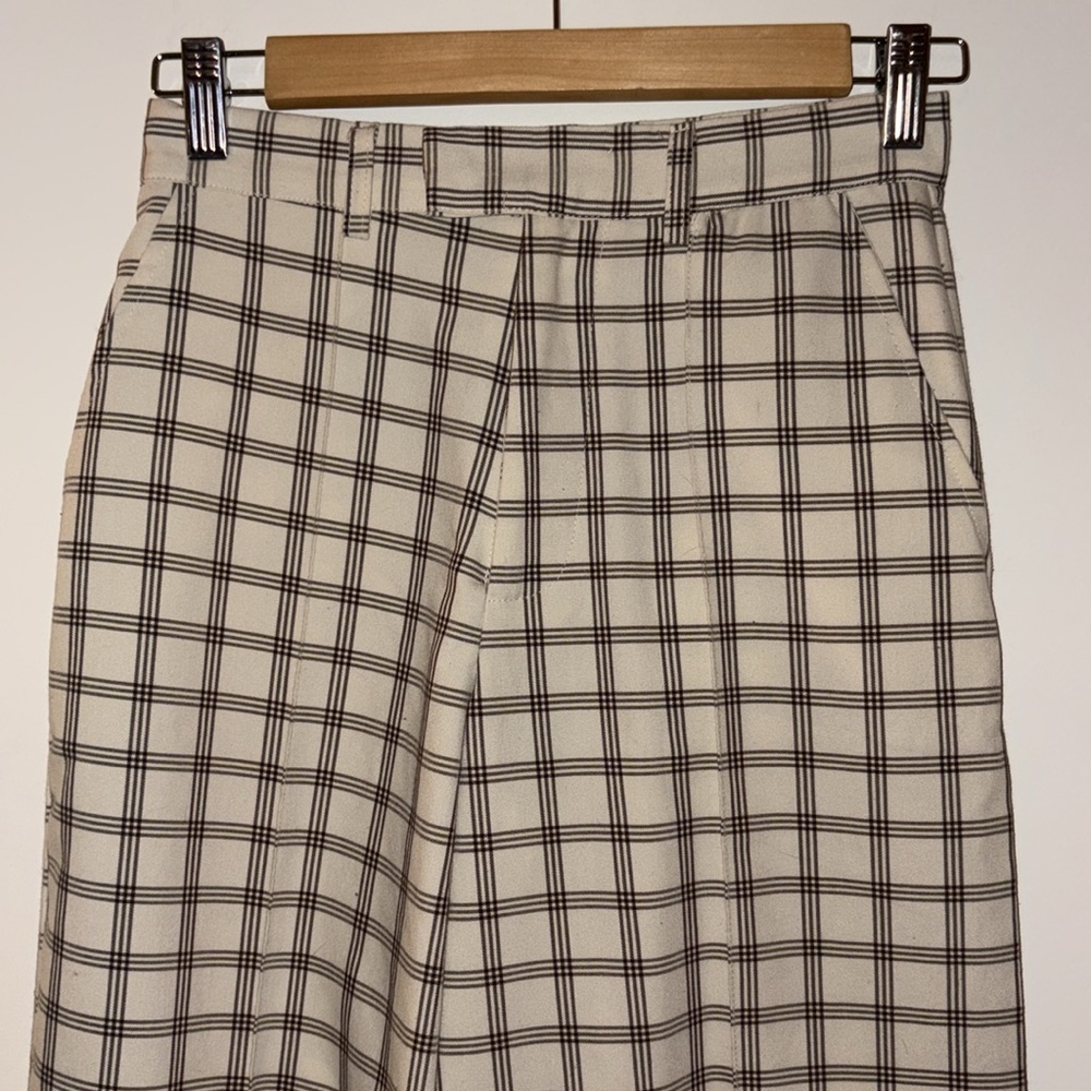 Cotton On Plaid Pants - Picture 2 of 4